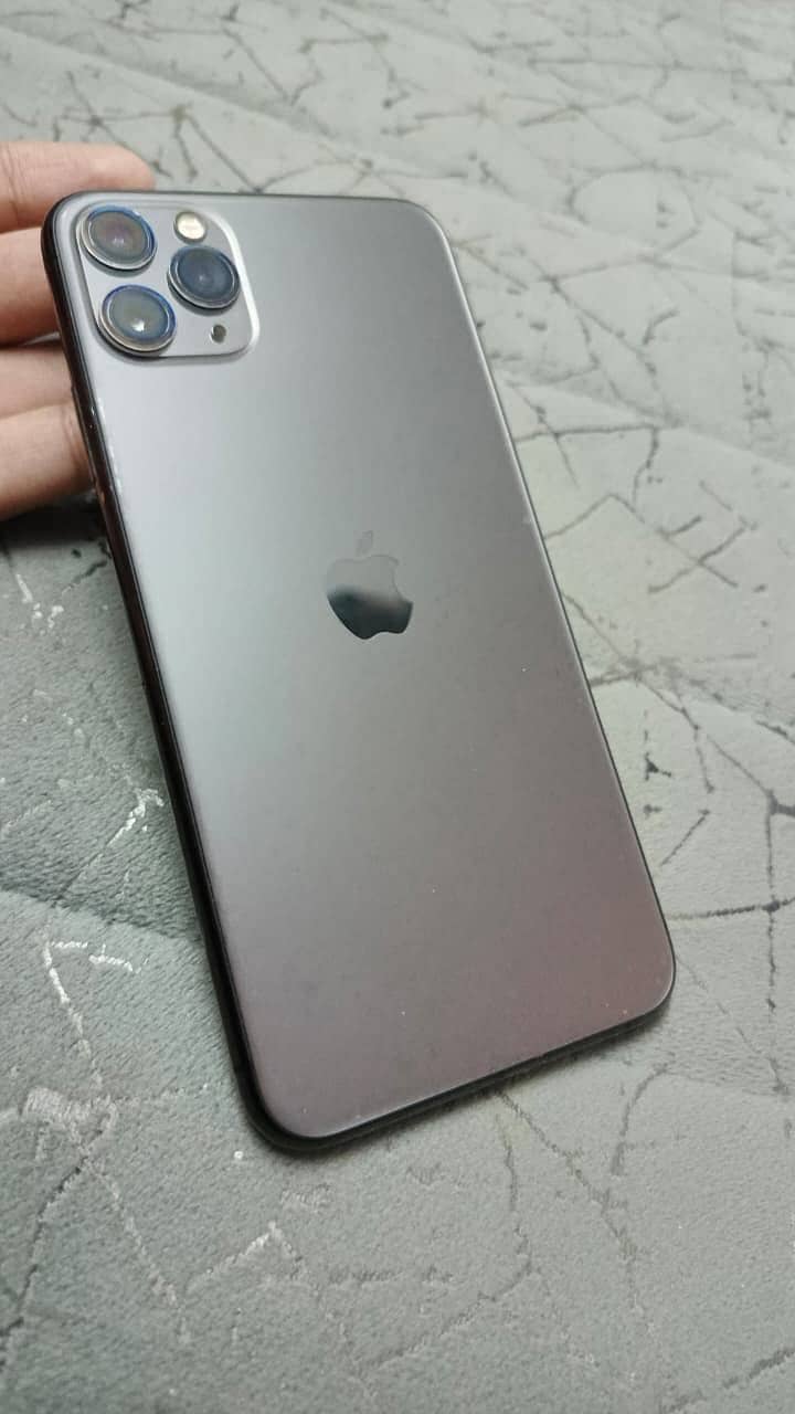 Apple iPhone 11 Pro Max 4