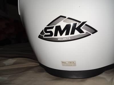 SMK Glide Basic Flipup Glossy White Color in Excellent Condition