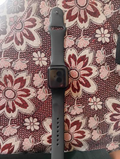 APPLE WATCH 6 SERIES  and iphone 6 plus is gift