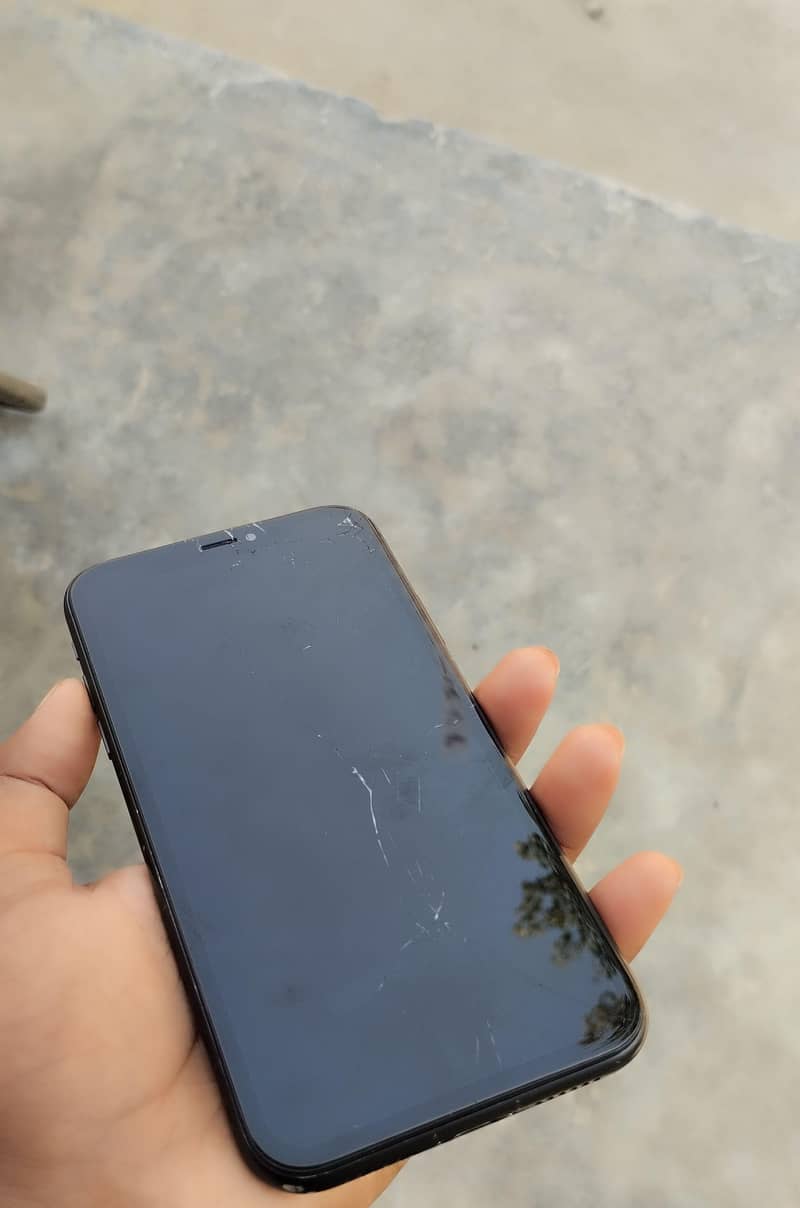 Apple iPhone XR 0