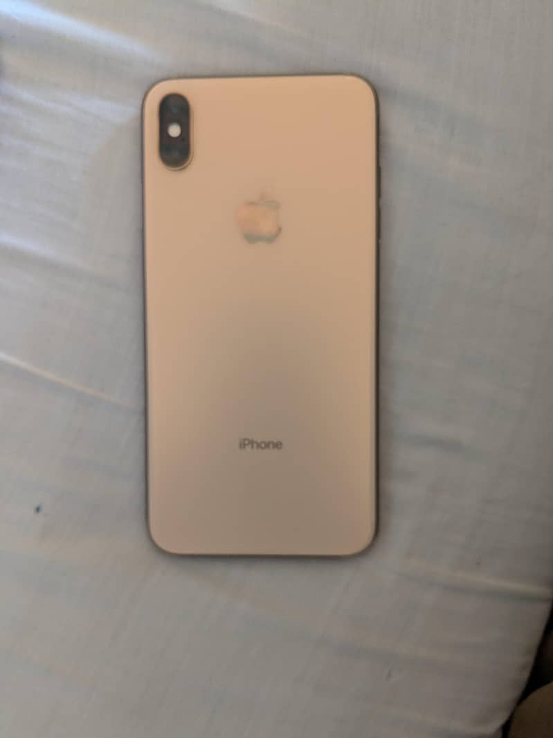 Apple iPhone XS Max 1