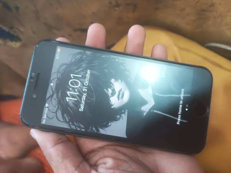 Apple iPhone 7 1