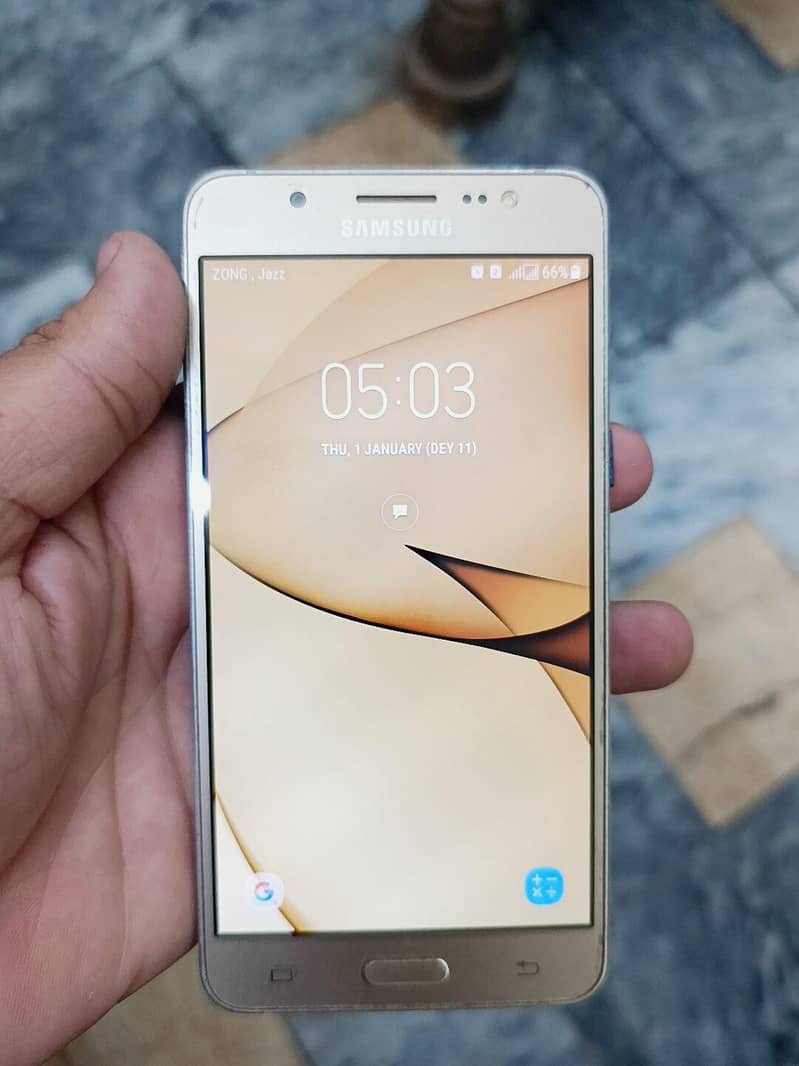 Samsung Mobile J5 0