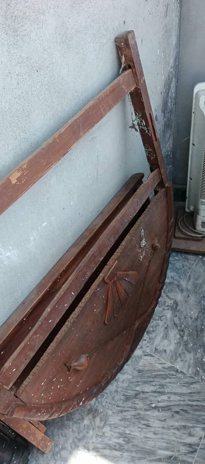 single bed used for sell in very  cheap price
