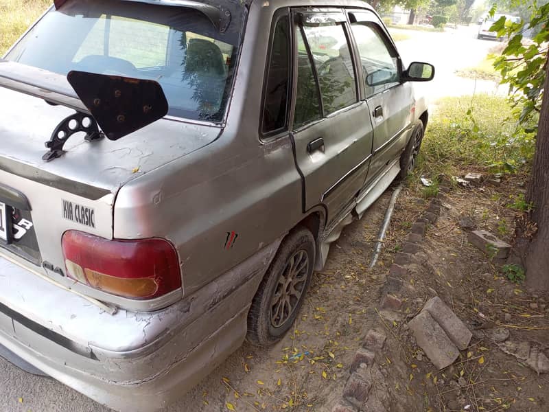 KIA Classic 2002 1