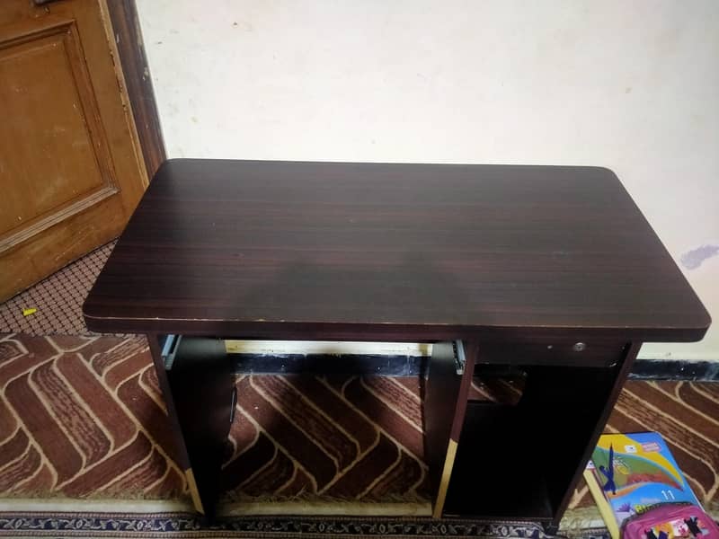 solid  , clean and strong table 1
