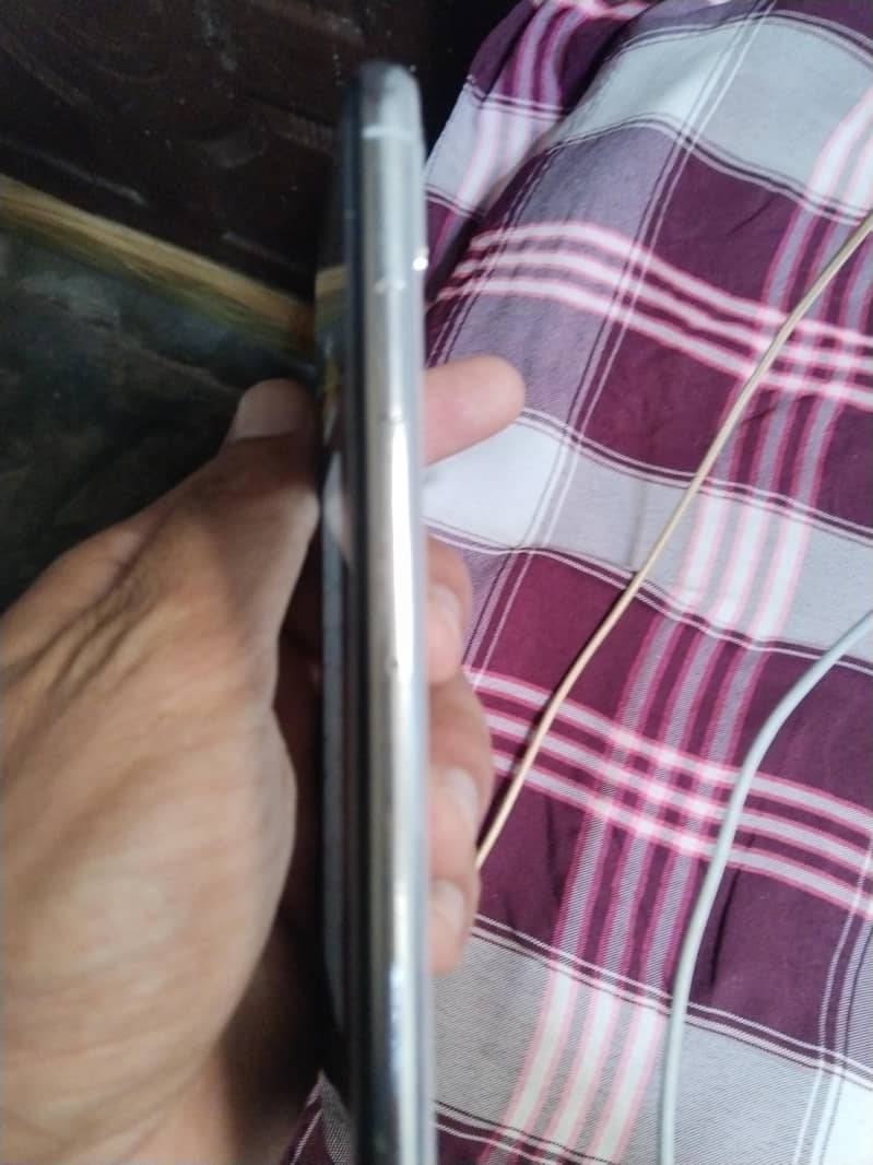 Apple iPhone XS Max 1
