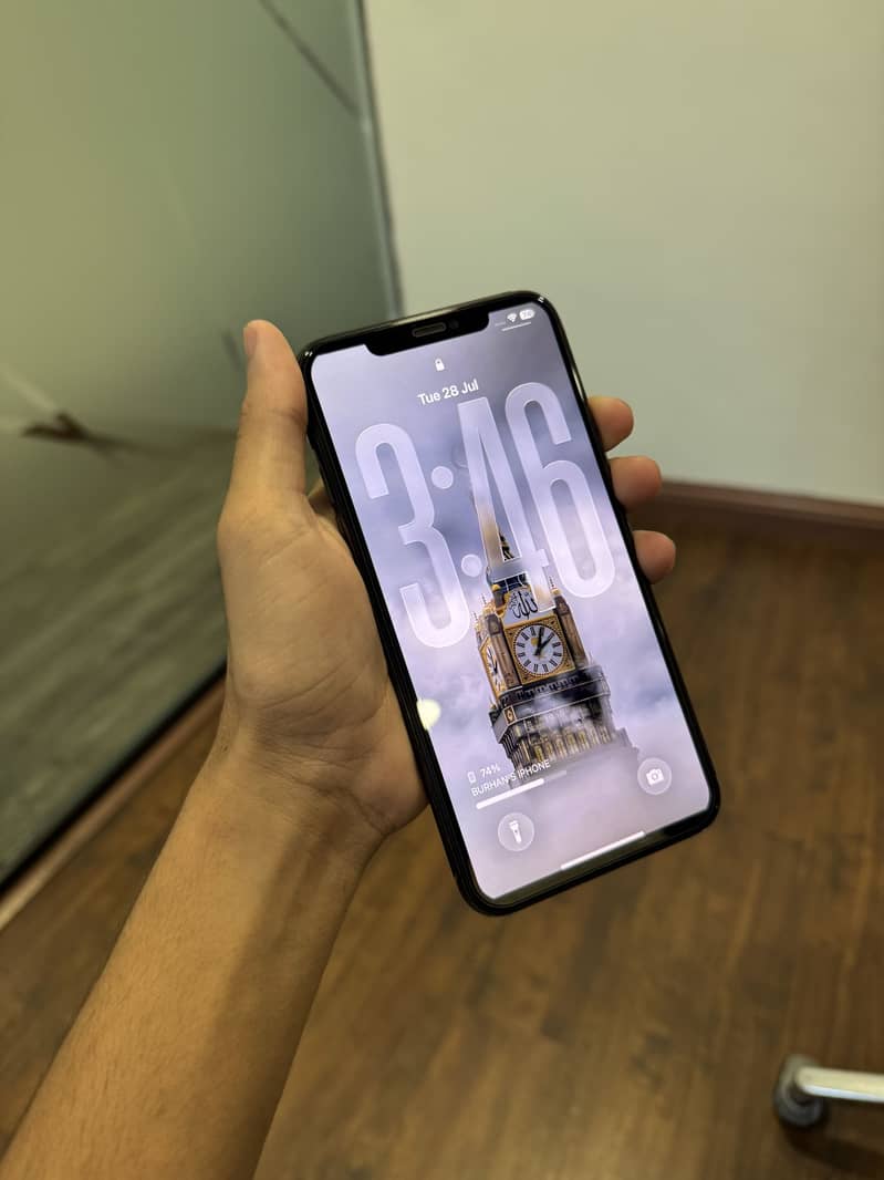 Apple iPhone 11 Pro Max 1