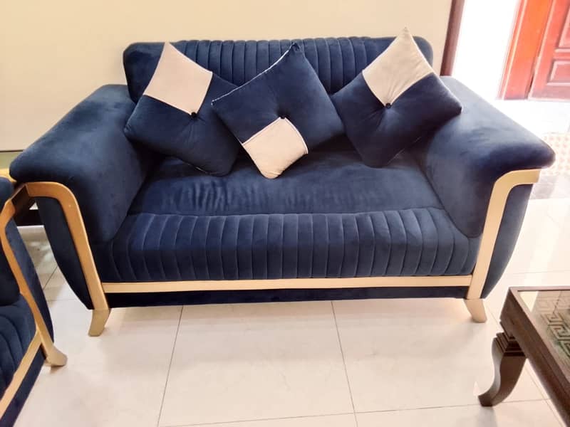 7 seater sofa set with table 0