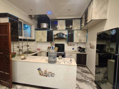 5marla vip first floor house availble for rent with boring