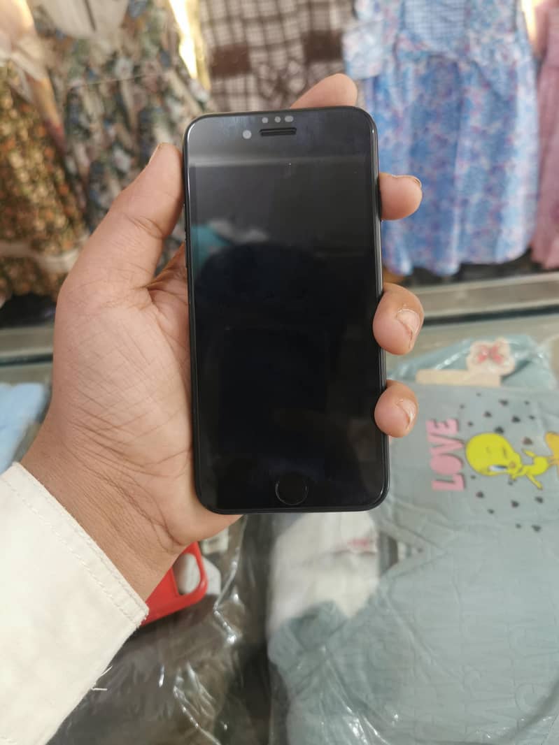 Apple iPhone SE 6