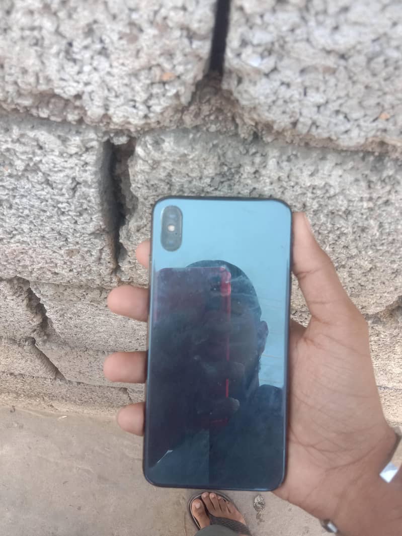 Apple iPhone XS Max 1