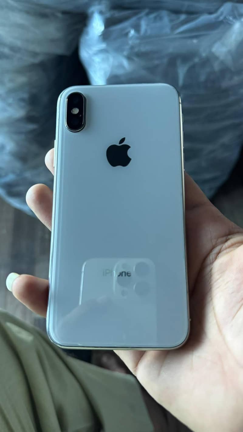Apple iPhone X 4