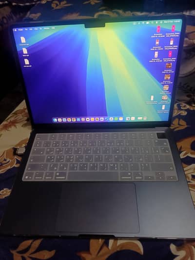 Macbook air 13" M4 16GB/ 256Gb with box