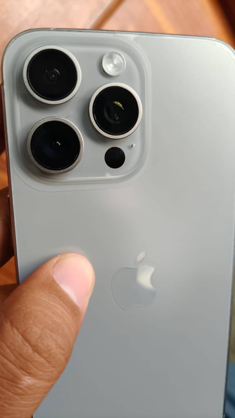 Apple iPhone 15 Pro Max 1