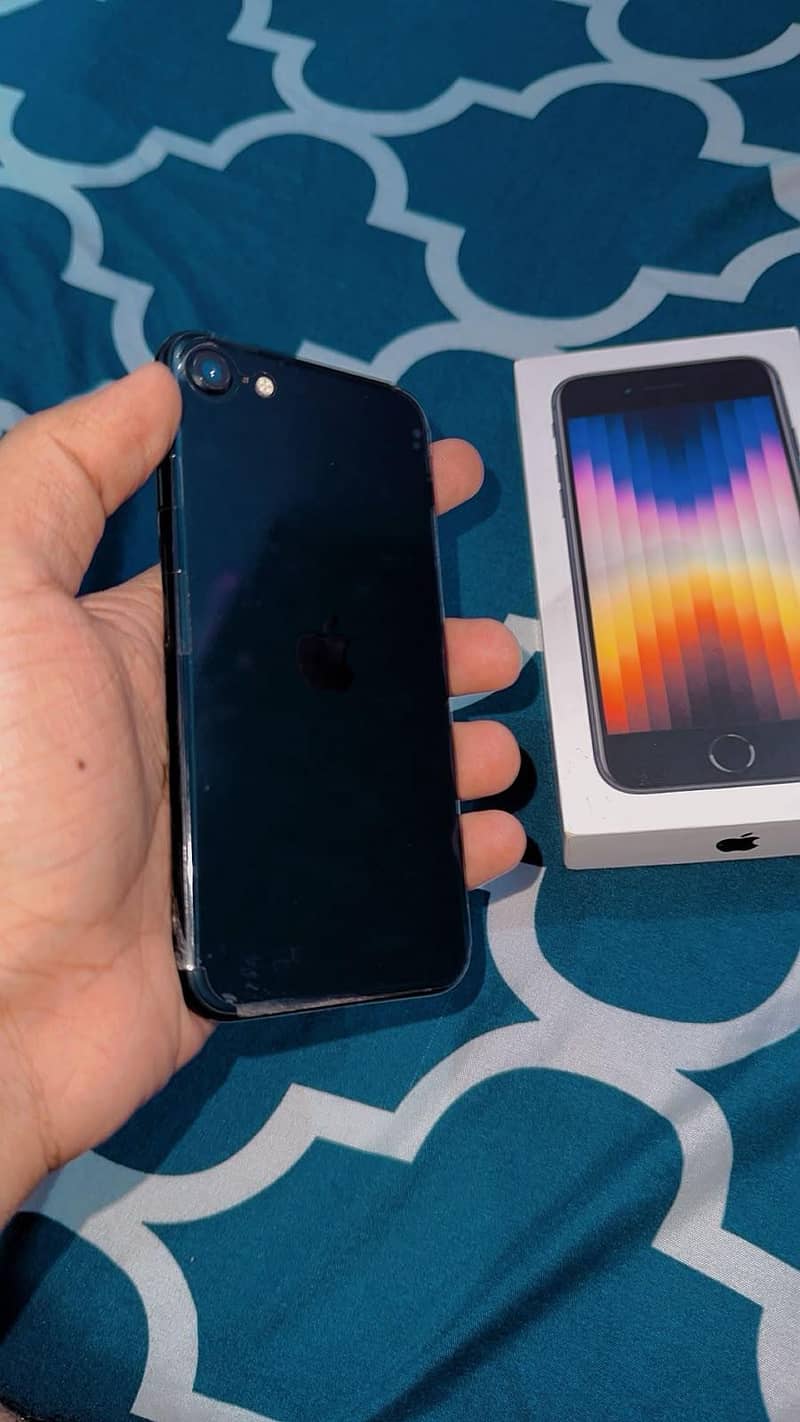 Apple iPhone SE 3rd 4