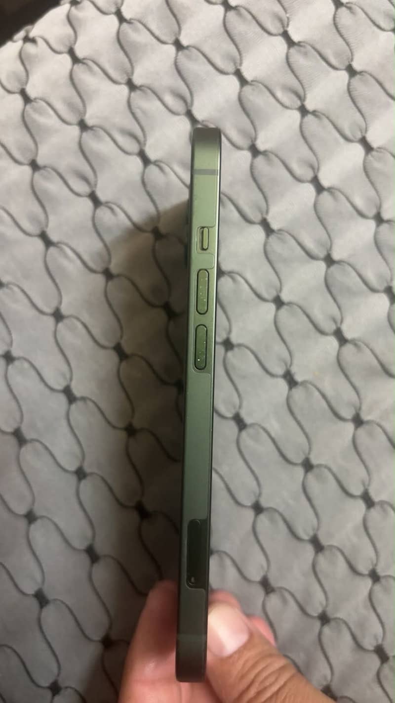 Apple iPhone 13 3