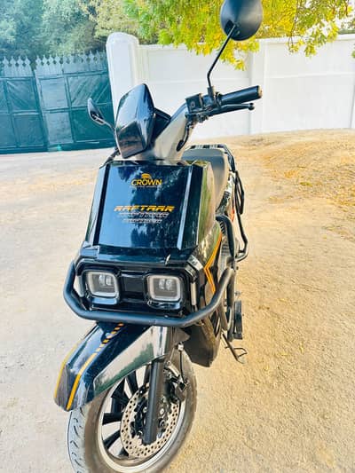 Crowen raftar  electric Scooty