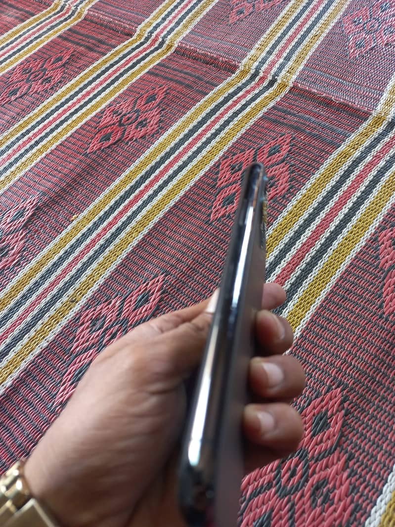 Apple iPhone 11 Pro 0