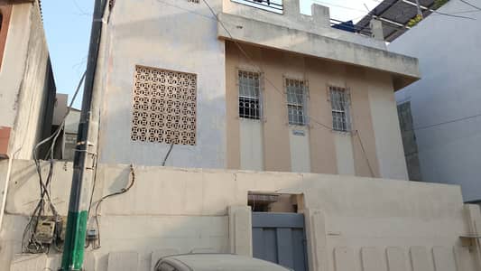 BLOCK-T BEAUTIFUL GROUND FLOOR *WEST OPEN ROAD SE UNCHA HAI* NORTH NAZIMABAD