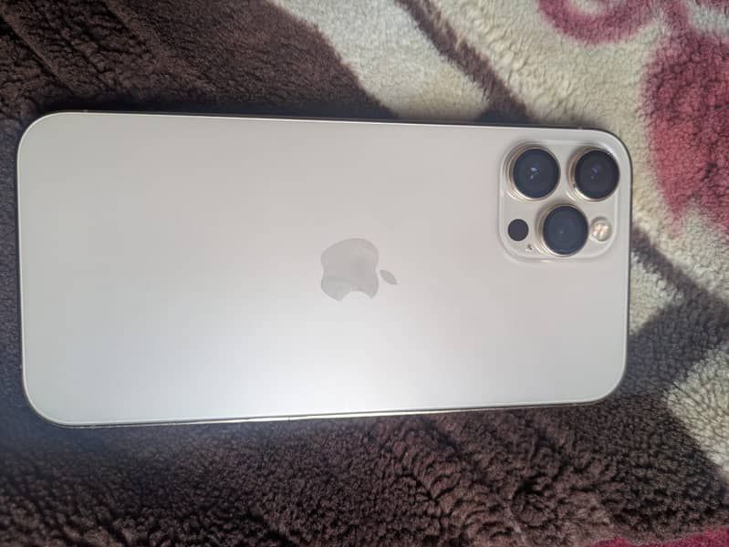 Apple iPhone 12 3