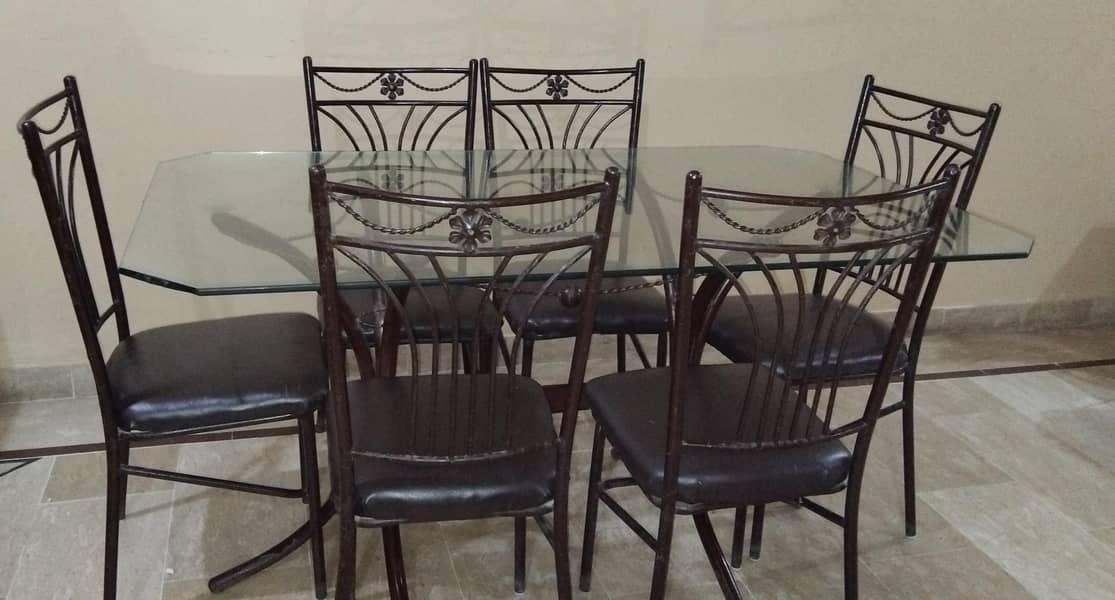 Dining table 0
