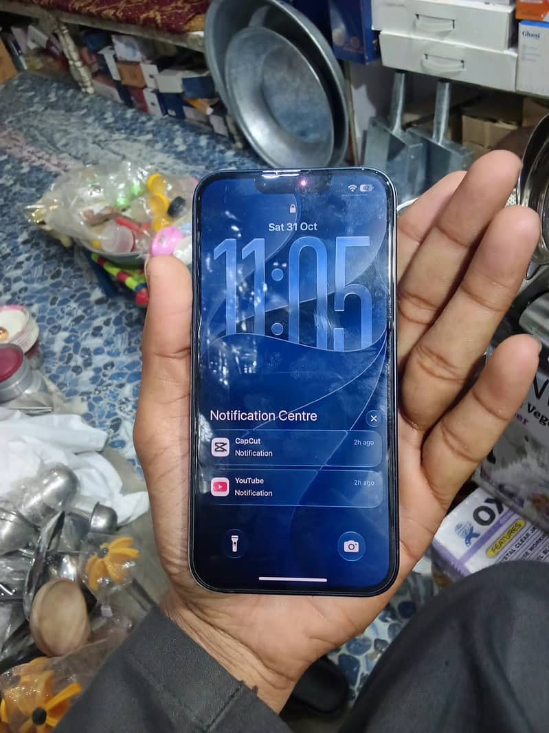 Apple iPhone 13 11
