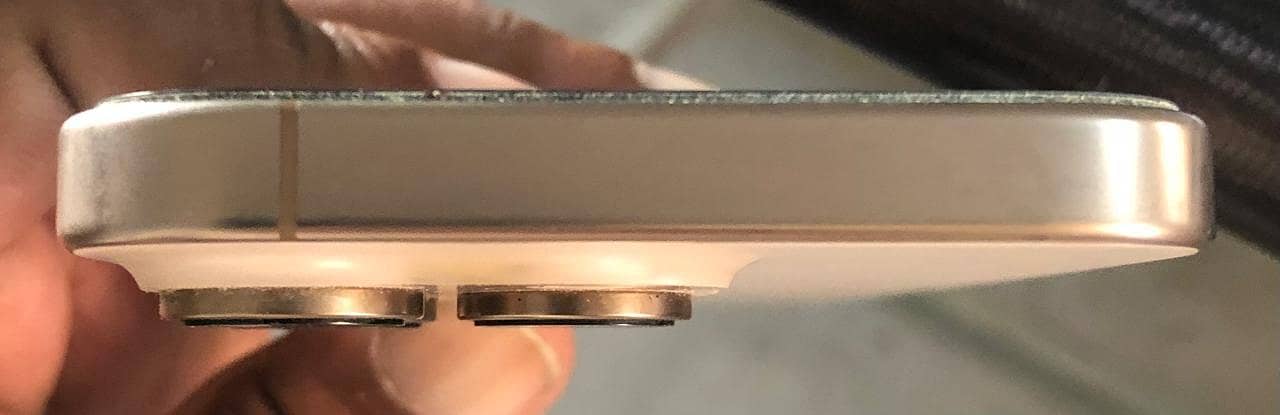 Apple iPhone 16 Pro 0
