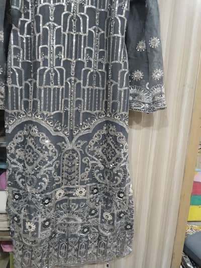Elegant Closet Clearout: Pre-Loved Women’s Dresses in Great Condition