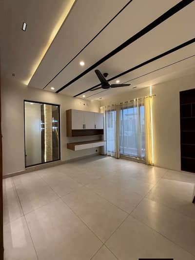 1 Kanal Beautiful House Available for Rent in DHA Phase 8 Ideal Location