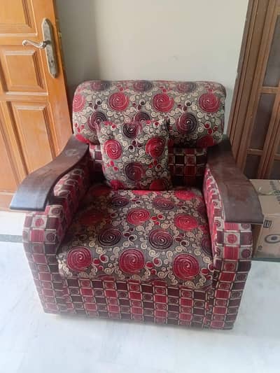 urgent sale due to space. 5 seater sofa set very good in condition used