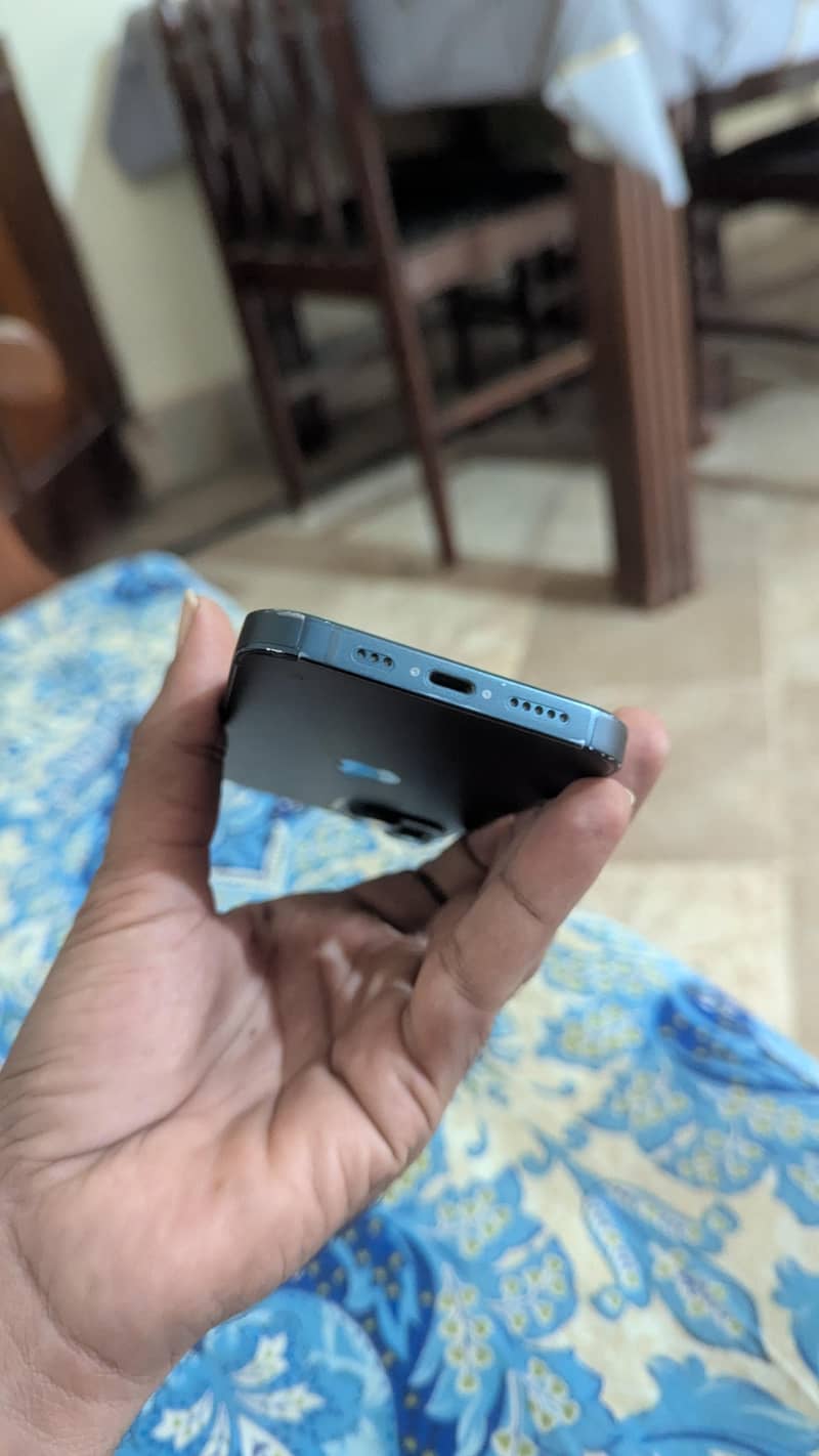 Apple iPhone 13 4
