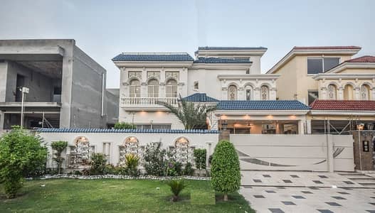 1 KANAL LUXURY HOUSE FOR RENT Prime Location DHA Phase 7