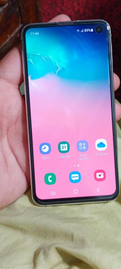 Samsung S10e