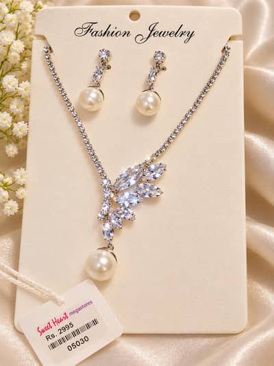 Elegant Pearl & Crystal Necklace Set with Matching Earrings