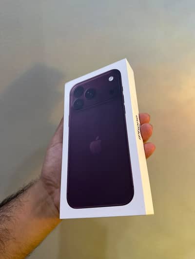 Apple iPhone 18 Pro Max – 512GB – Burgundy | Almost Brand New