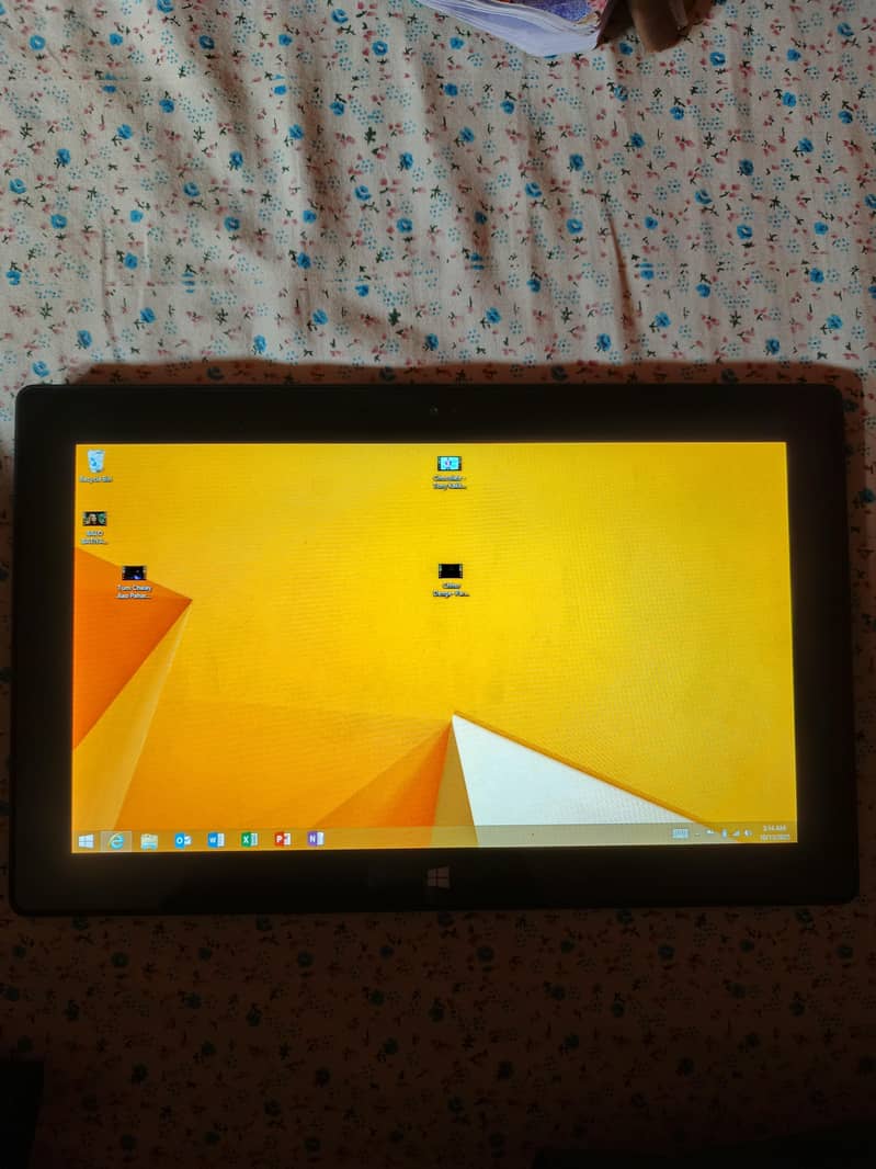 Microsoft surface tablet 64gb 1