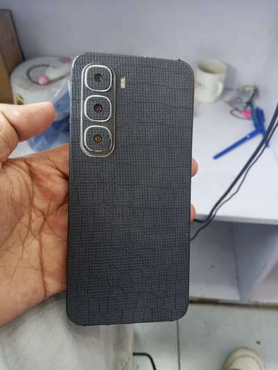 pouch ka nishan hai back p
