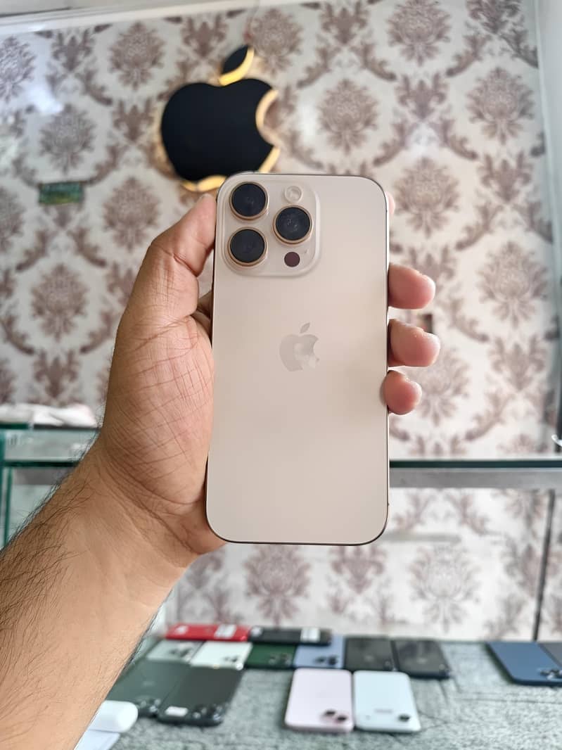 Apple iPhone 16 Pro 0