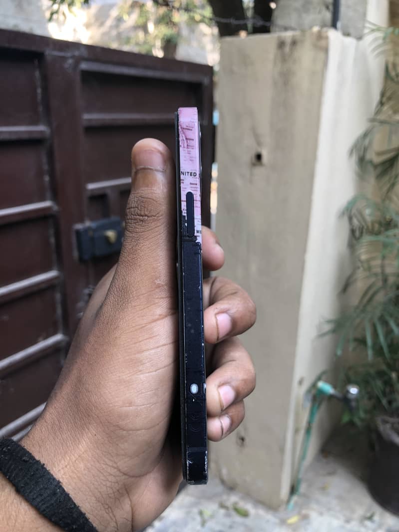 Apple iPhone 12 1