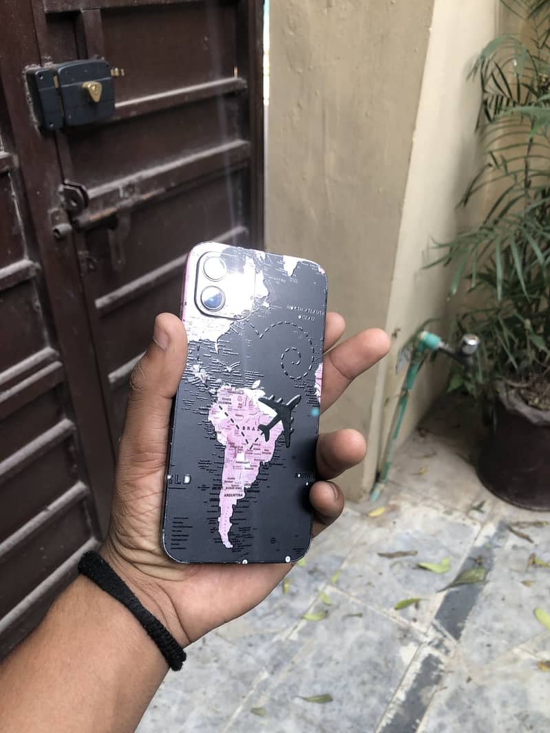 Apple iPhone 12 17