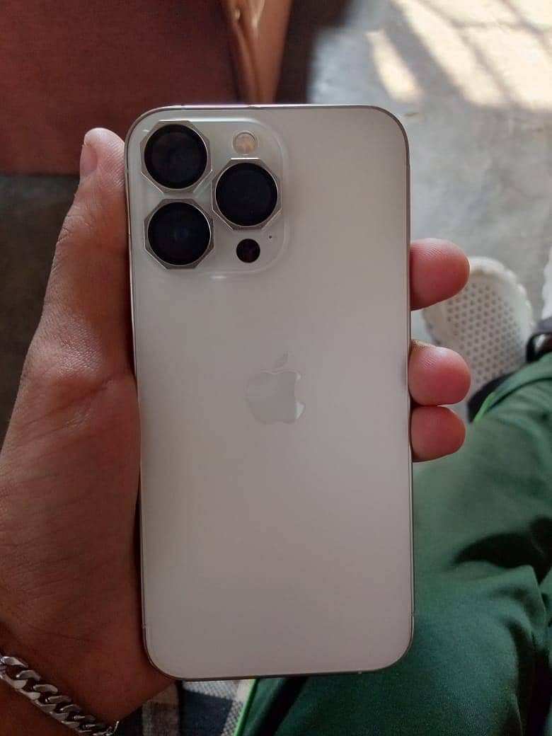 Apple iPhone 13 Pro 0