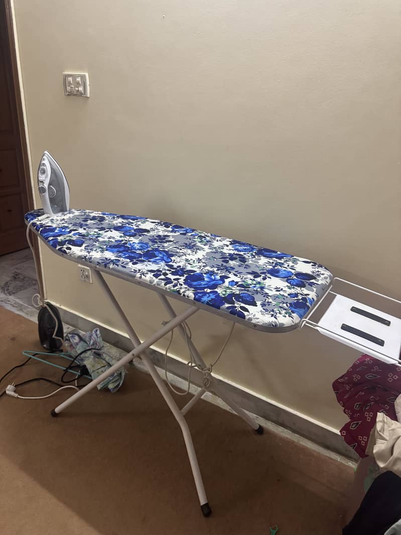 Iron table 0