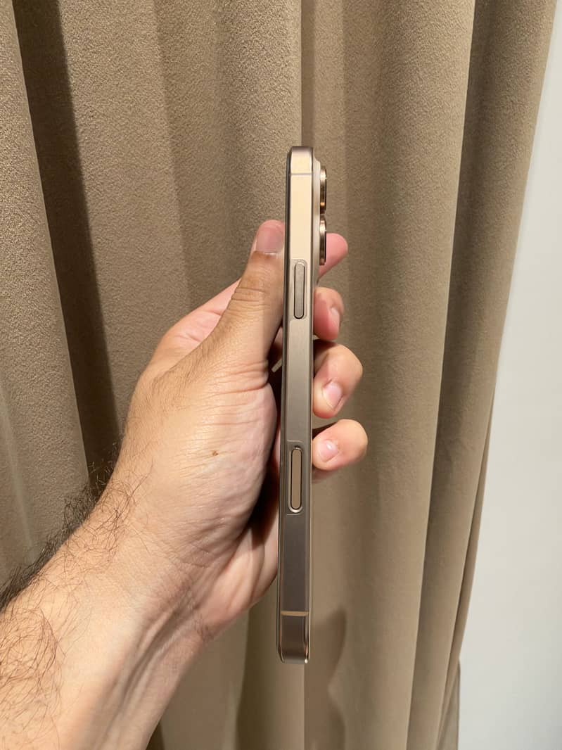 IPhone 16 Pro Max 6
