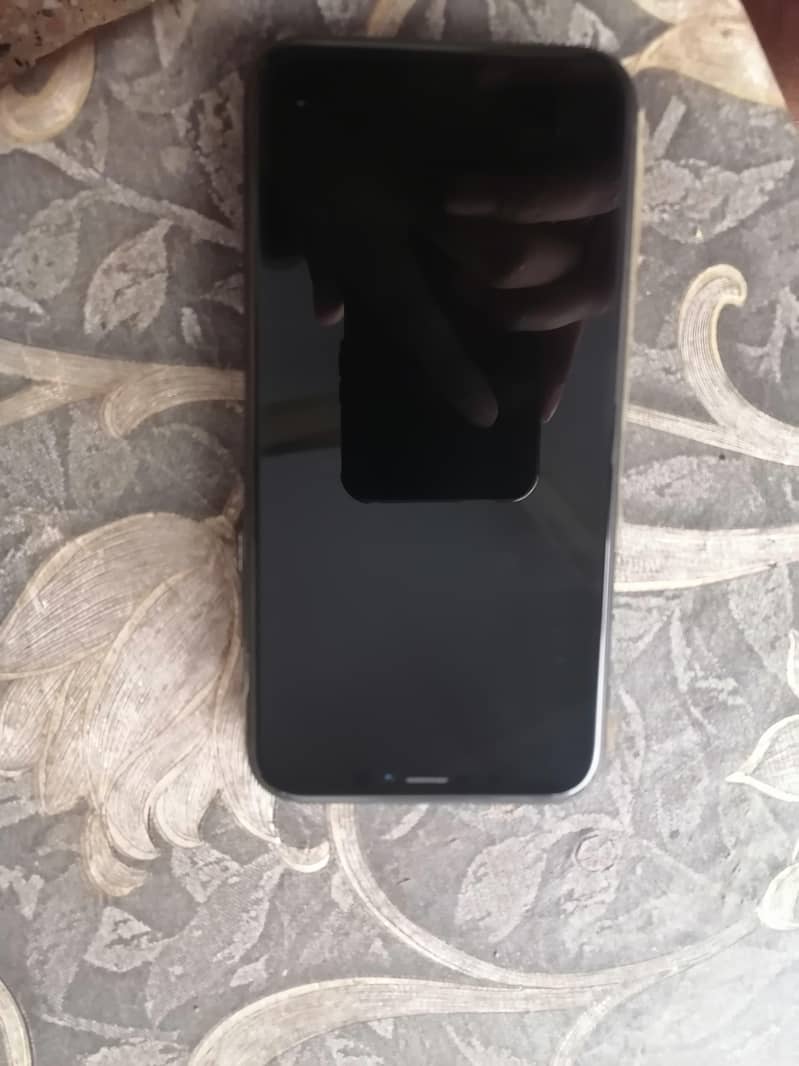 Apple iPhone XR 0