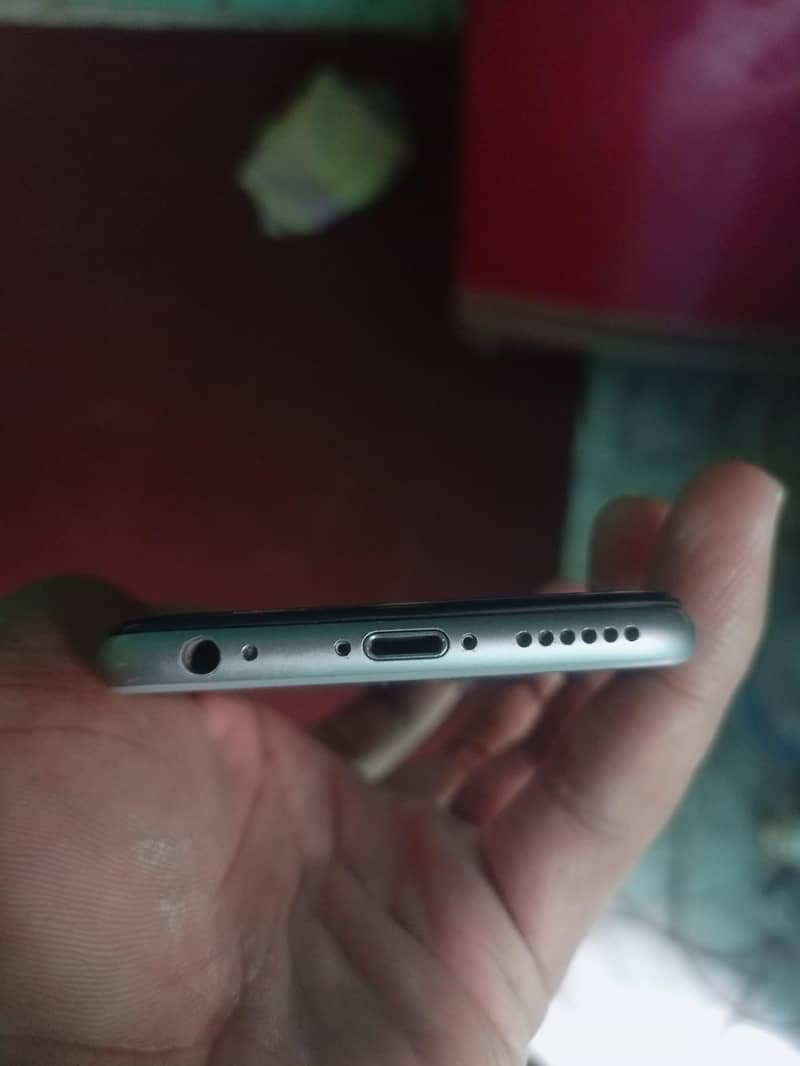 Apple iPhone 6S 1