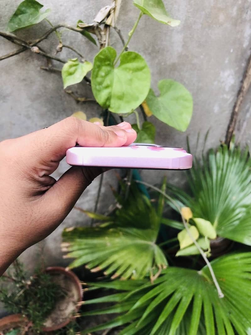 Apple iPhone 15 plus 5