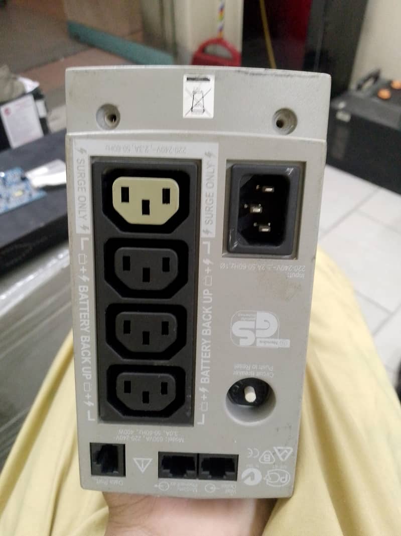 APC ups 1
