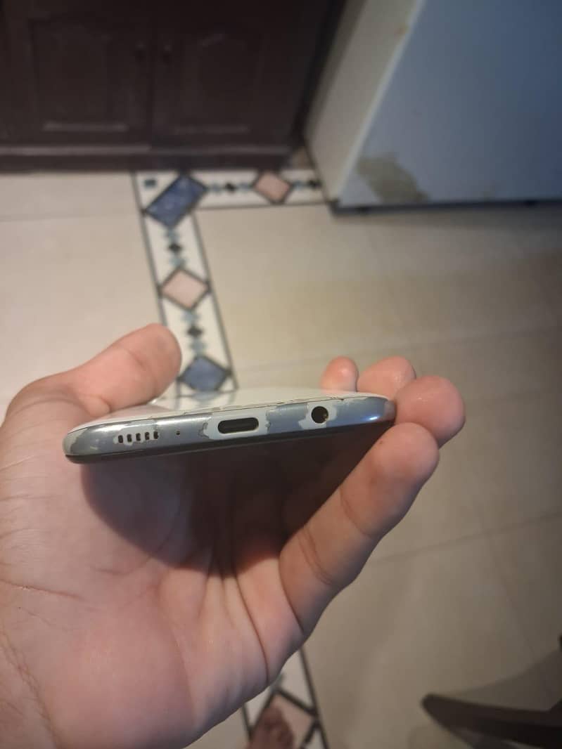 Samsung Mobile A30 6
