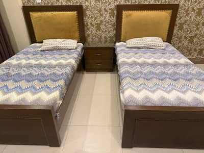 Pinewood 2 single Bed